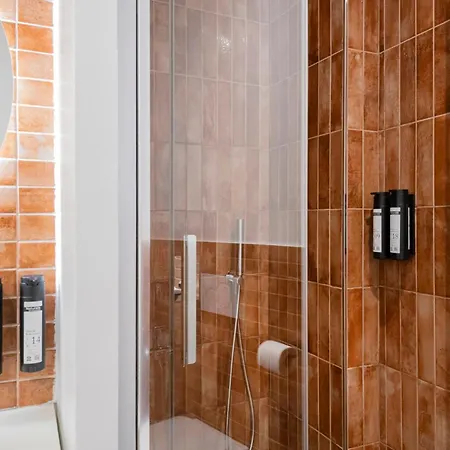 Relstay - Assarotti Appartement *